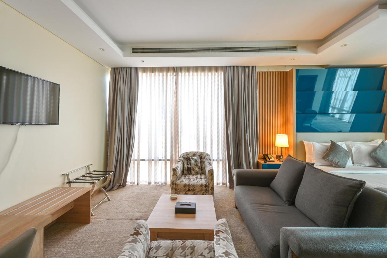 Al Mansour Suites Hotel Doha Kültér fotó